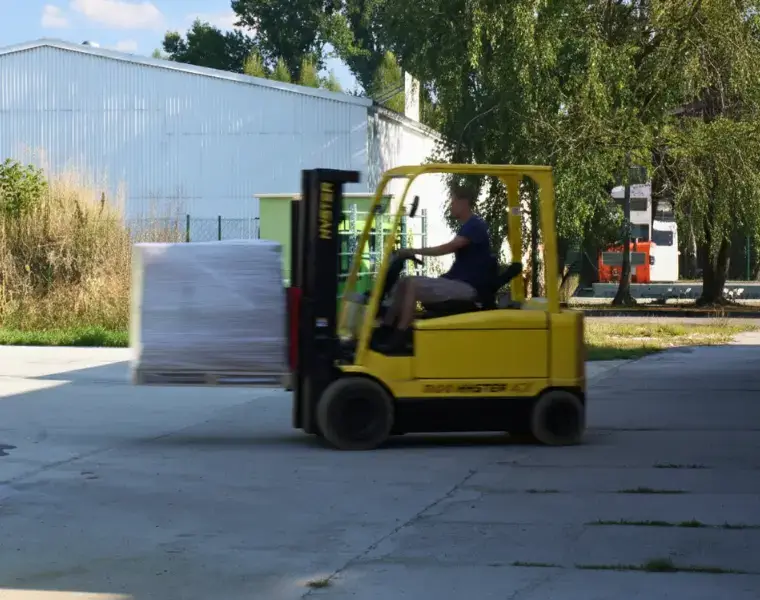 Doprava profesionálních regálů a nábytku - E-REGALY.CZ